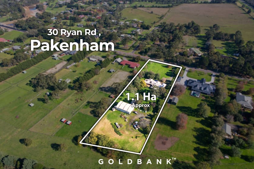 Click to view all images 30 Ryan Road Pakenham VIC 3810 - Image 2