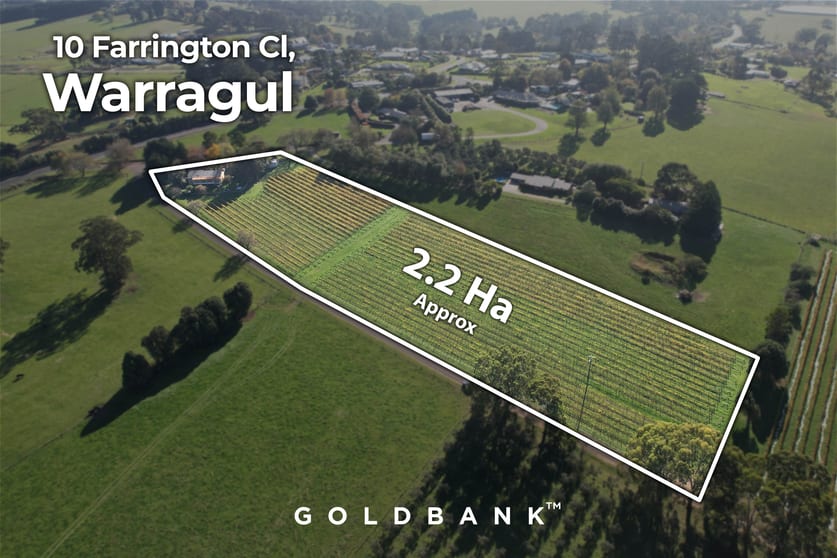Click to view all images 10 Farrington Close Warragul VIC 3820 - Image 1
