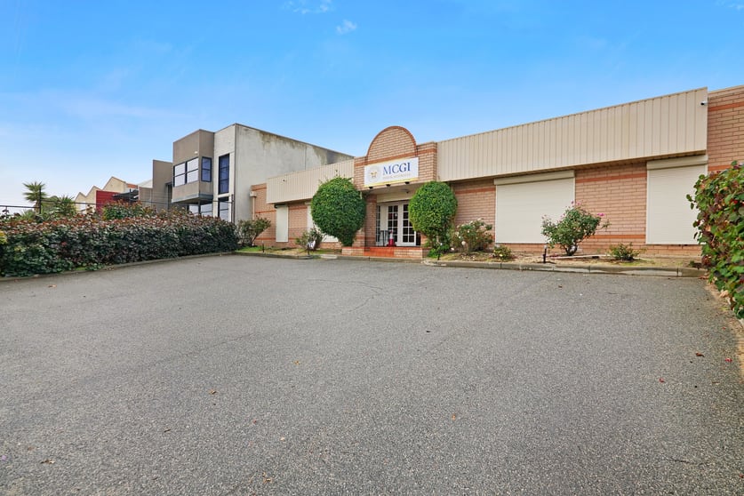 Click to view all images 30 Bowen Street Kardinya WA 6163 - Image 3