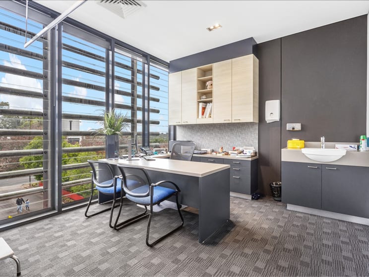 Click to view all images 2.13/10 Norbrik Drive Bella Vista NSW 2153 - Image 2