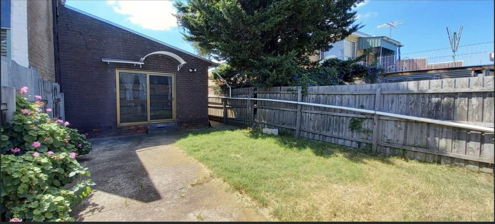 Click to view all images 93 Glengala Road Sunshine West VIC 3020 - Image 2