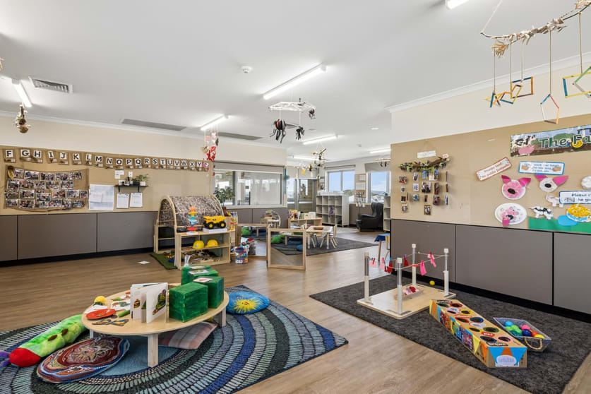 Click to view all images 136 Coolamon Boulevard Ellenbrook WA 6069 - Image 3