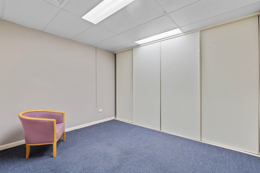Click to view all images 7&8/4 Fremantle Street Burleigh Heads QLD 4220 - Image 2