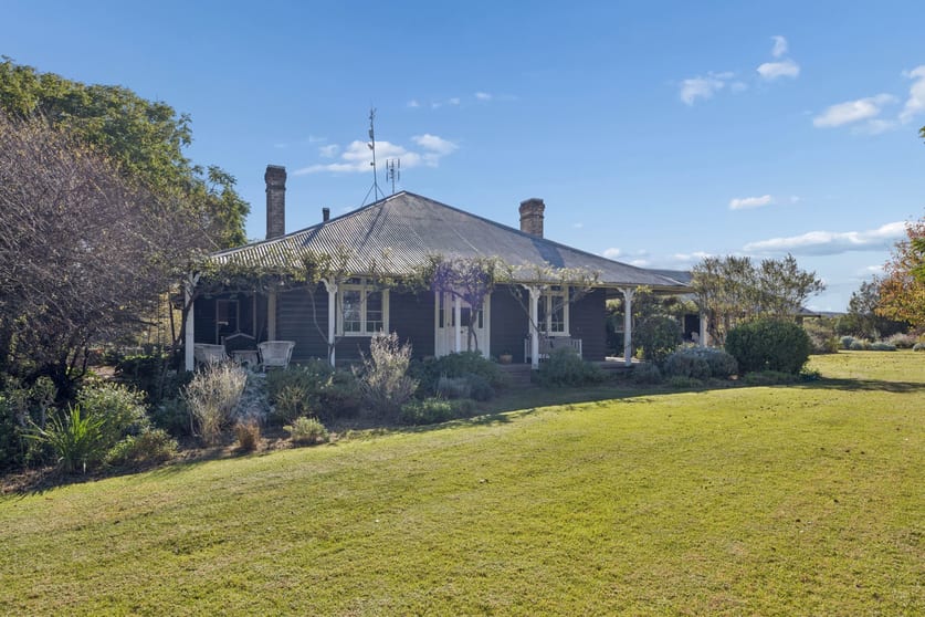 Click to view all images 1722 Moppity Road Young NSW 2594 - Image 2