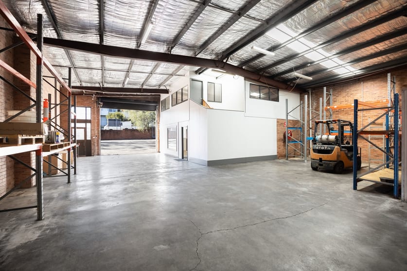Click to view all images 2/1 Marshall Road Kirrawee NSW 2232 - Image 2
