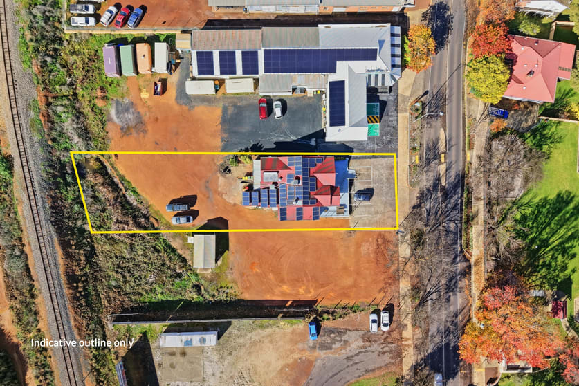 Click to view all images 160 Hampton Street Bridgetown WA 6255 - Image 2