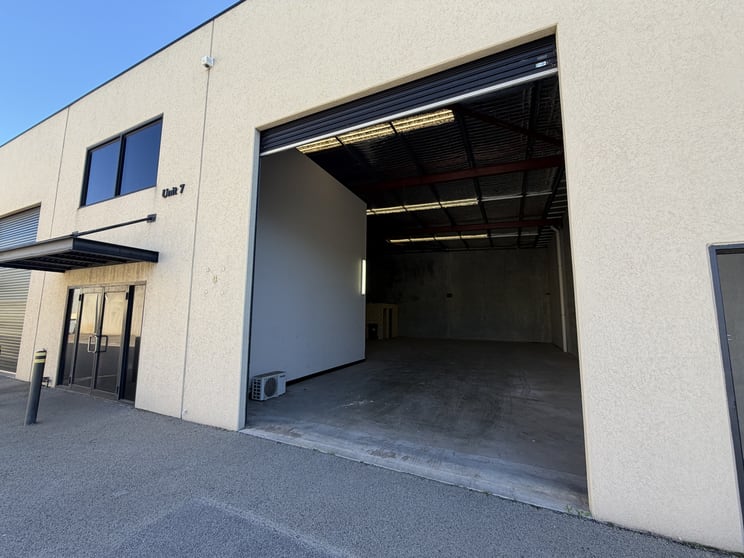 Click to view all images 7/35 Colin Jamieson Drive Welshpool WA 6106 - Image 2