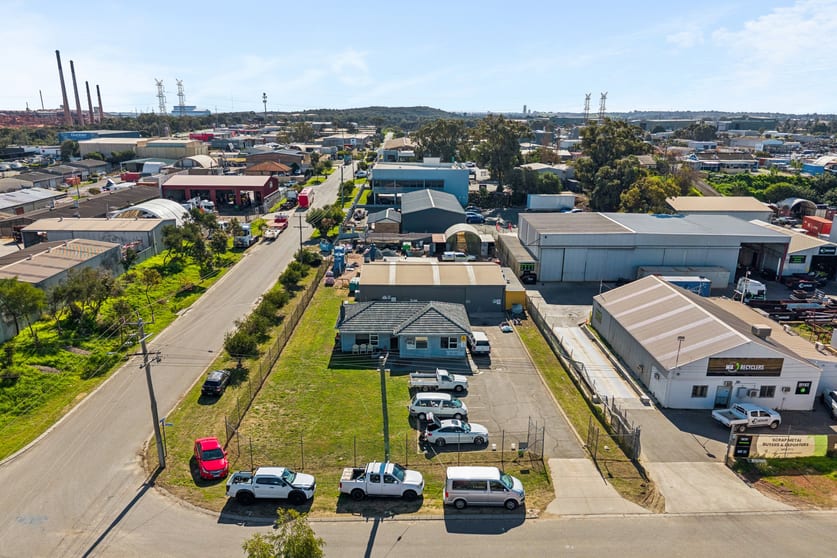 Click to view all images 41 Weston Street Naval Base WA 6165 - Image 1