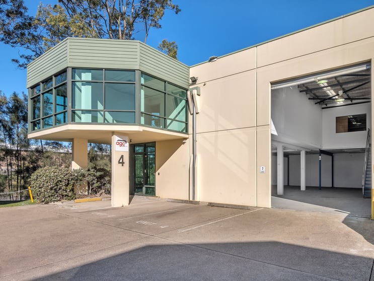 Click to view all images 4/24-26 Burrows Road St Peters NSW 2044 - Image 1