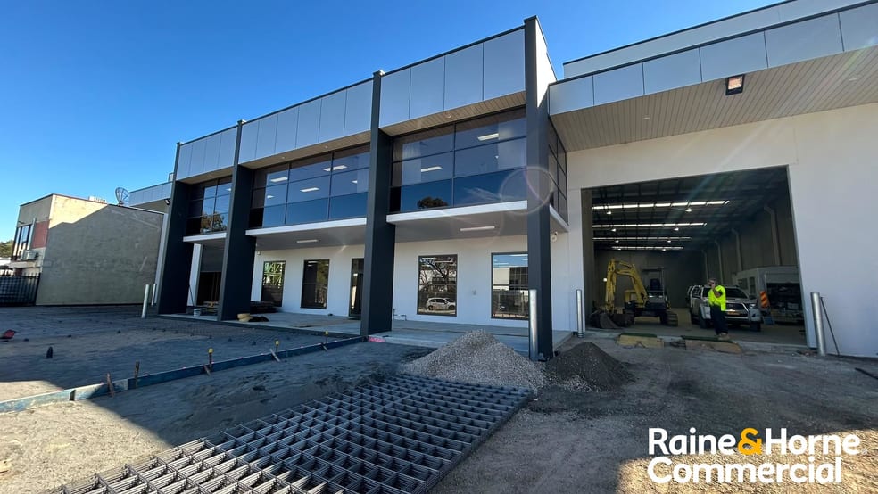 Click to view all images Ingleburn NSW 2565 - Image 1