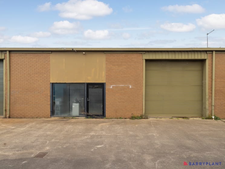 Click to view all images 1, 2 & 3/96 Dusnmore Road Cowes VIC 3922 - Image 3