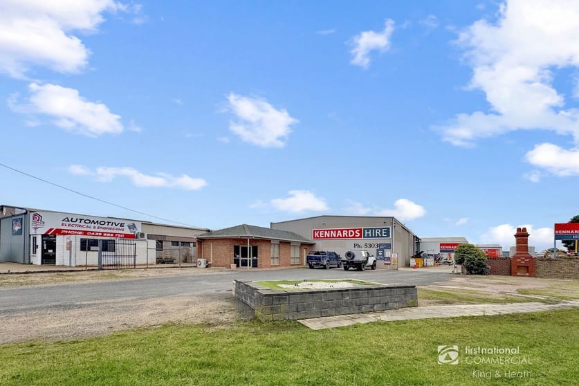 Click to view all images 696 Main Street Bairnsdale VIC 3875 - Image 1