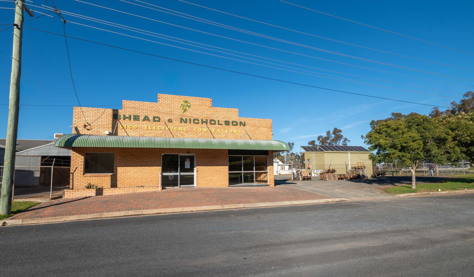 Click to view all images 2 Forrester Street Forbes NSW 2871 - Image 3
