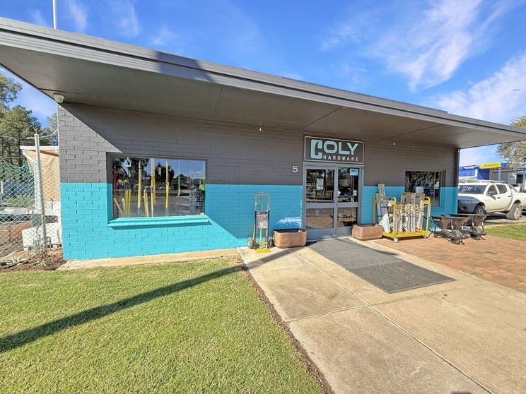 Click to view all images 5 Kestrel Road Coleambally NSW 2707 - Image 1