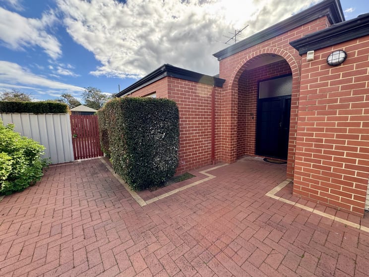 Click to view all images 4B Mahogany Place Eaton WA 6232 - Image 3