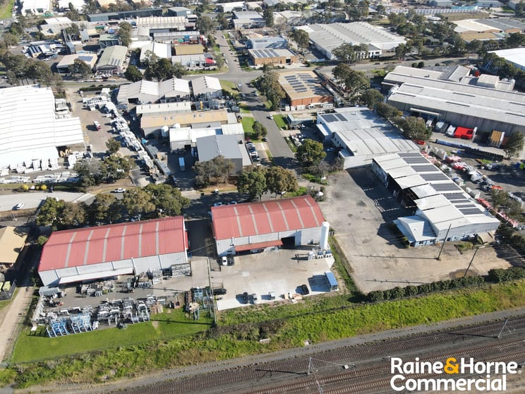 Click to view all images 11-13 Huntsmore Road Minto NSW 2566 - Image 3