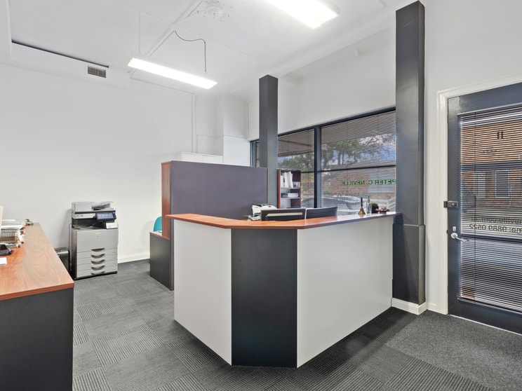 Click to view all images 11 Bardolph Street Glen Iris VIC 3146 - Image 5