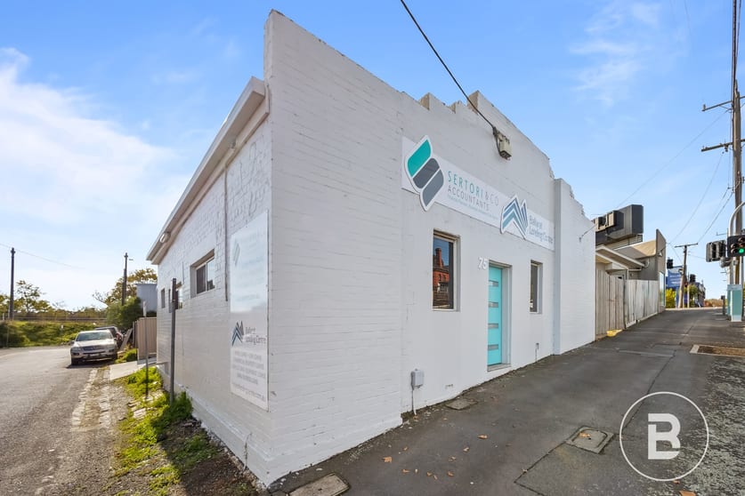 Click to view all images 75 Mair Street East Soldiers Hill VIC 3350 - Image 1