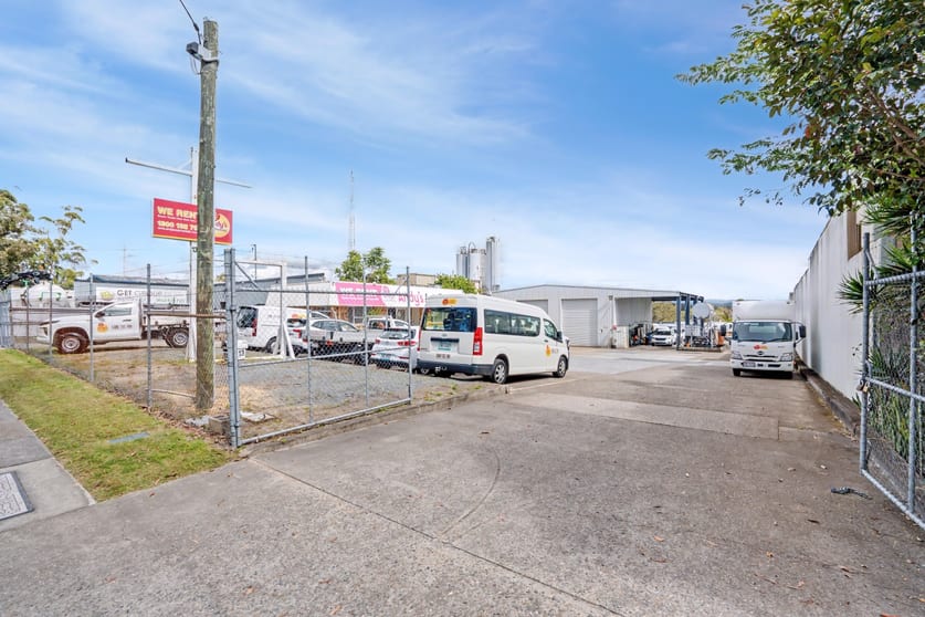 13 Hinde Street Ashmore QLD 4214 - Image 5