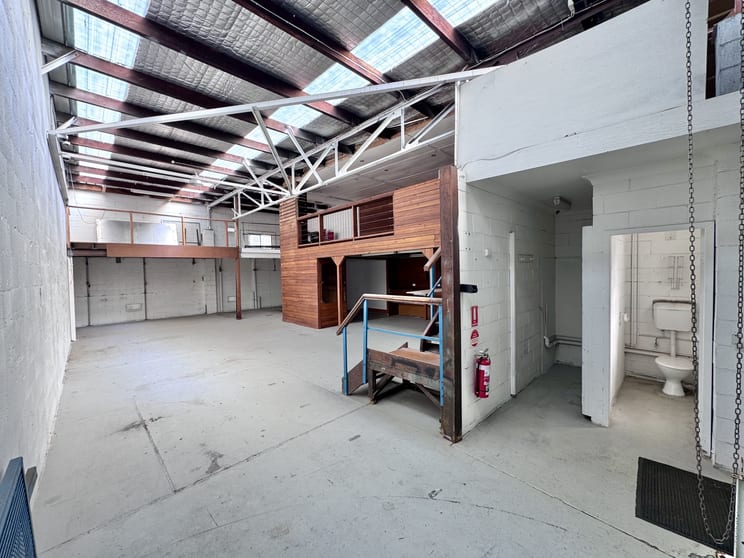 Click to view all images 2/10 Mitchell Street Merewether NSW 2291 - Image 3