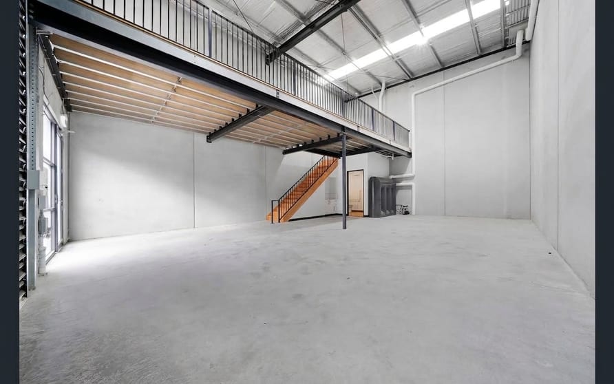 Click to view all images 32 Star Circuit Derrimut VIC 3026 - Image 2