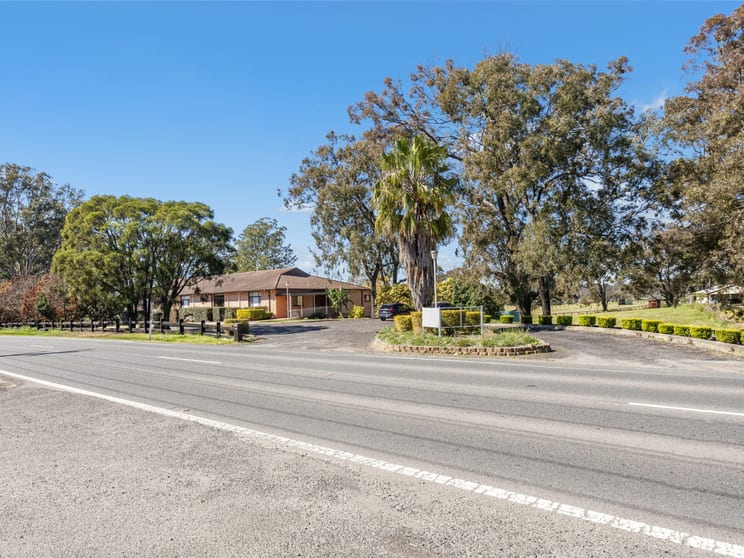 Click to view all images 144 Pitt Town Road Mcgraths Hill NSW 2756 - Image 2