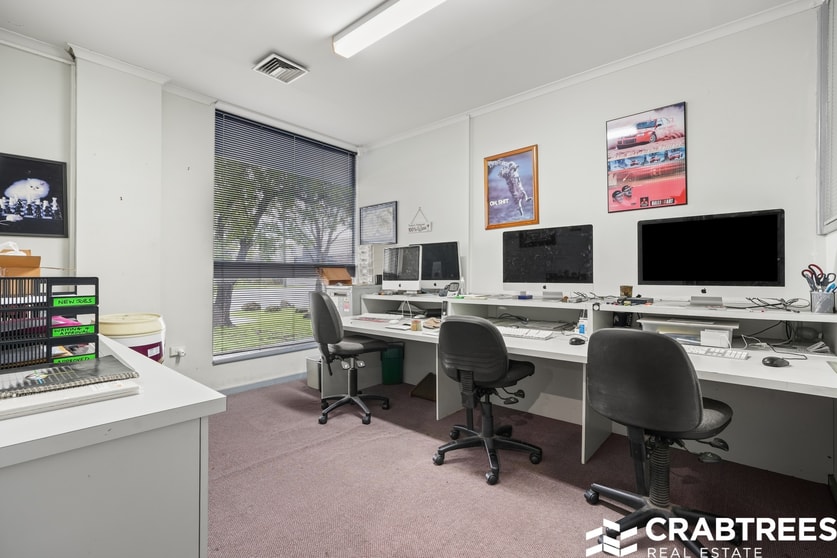 Click to view all images 26 Taunton Drive Cheltenham VIC 3192 - Image 5