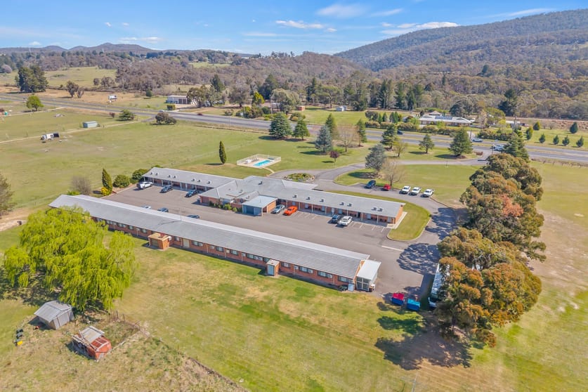 Click to view all images 526 Great Western Highway Marrangaroo NSW 2790 - Image 3