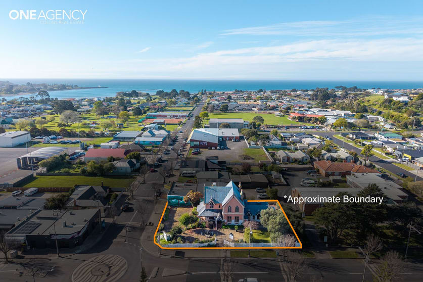 Click to view all images 71 Wright Street East Devonport TAS 7310 - Image 3