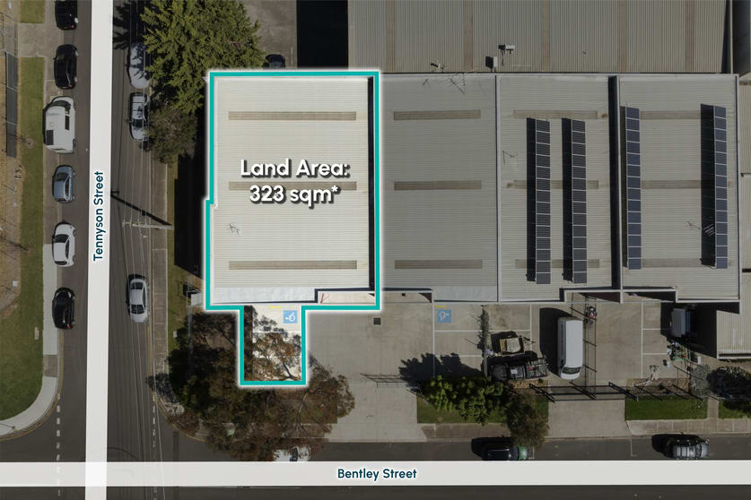Click to view all images Unit 1/15 Bentley Street Williamstown North VIC 3016 - Image 3