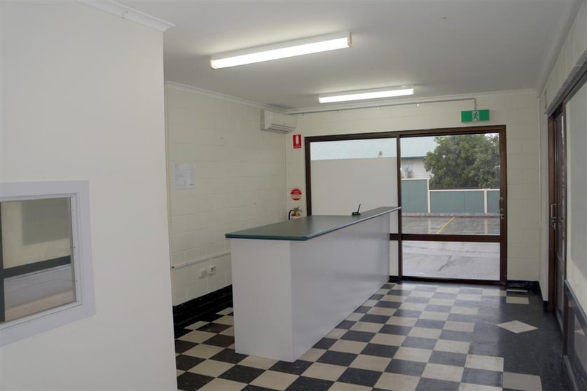 Click to view all images 134 Auckland Street Gladstone Central QLD 4680 - Image 2