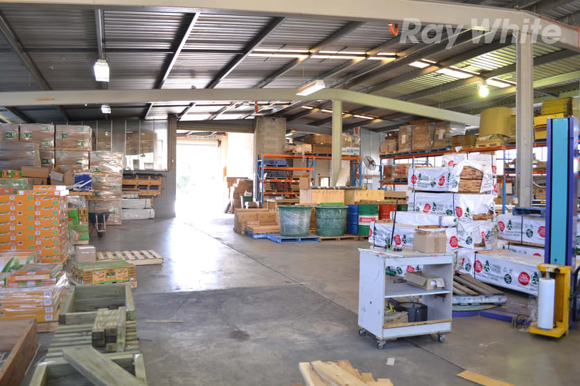 Click to view all images 35 Alex Fisher Drive Burleigh Heads QLD 4220 - Image 3