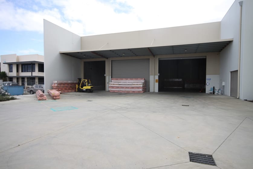 Click to view all images 33 Tacoma Circuit Canning Vale WA 6155 - Image 2