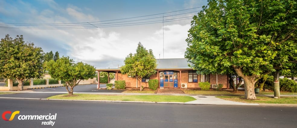 Click to view all images 68 Forrest Avenue South Bunbury WA 6230 - Image 2
