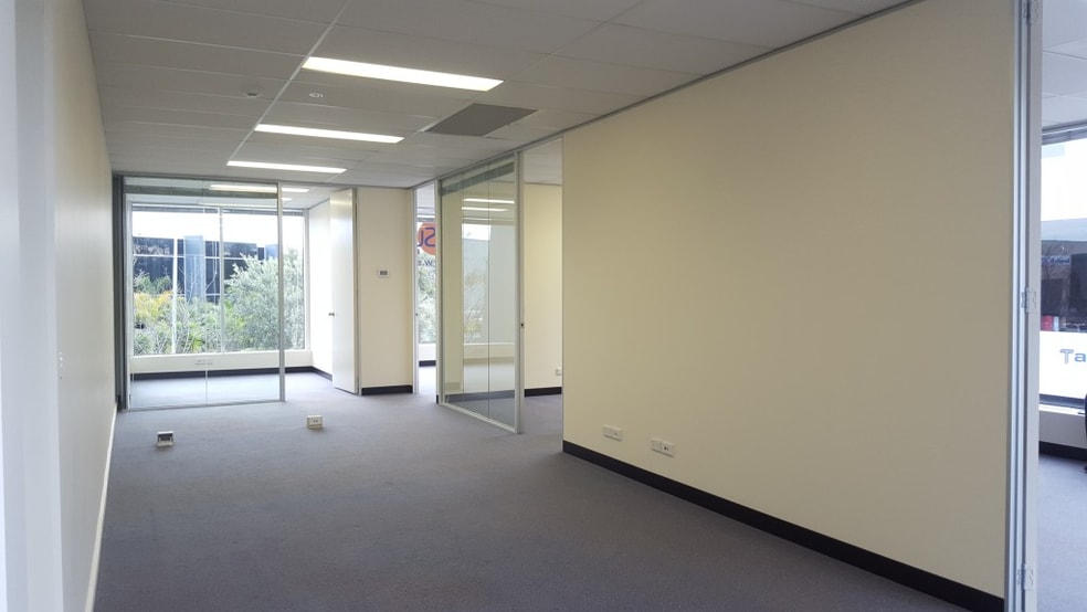 Click to view all images 7a/84-90 Lakewood Boulevard Braeside VIC 3195 - Image 3