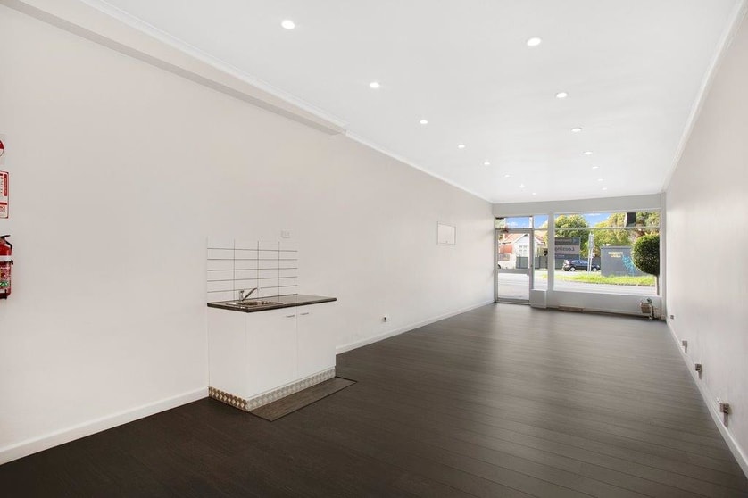 Click to view all images 93 Orrong Crescent Caulfield North VIC 3161 - Image 3