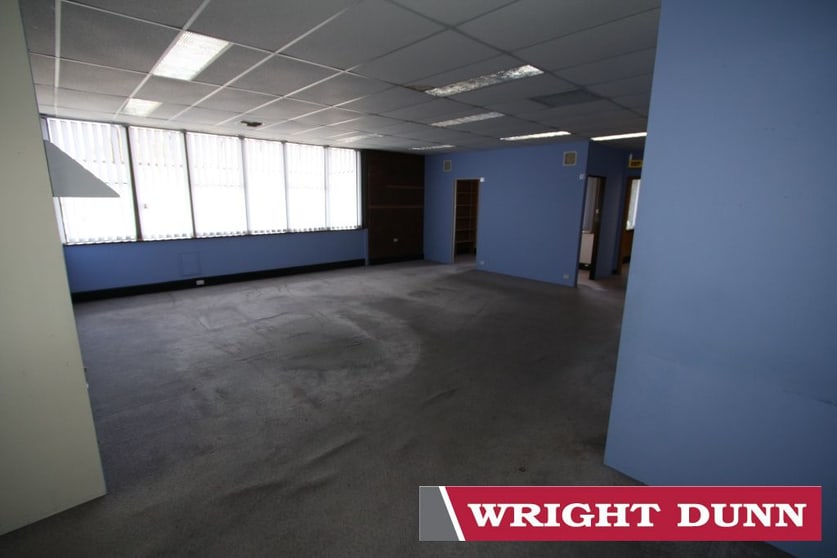 Click to view all images 45 Townshend Street Phillip ACT 2606 - Image 2