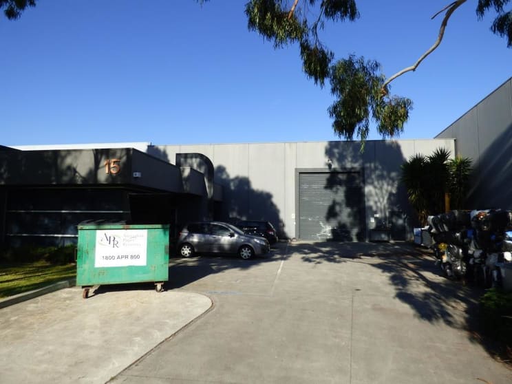 Click to view all images 15 Phoenix Court Braeside VIC 3195 - Image 1