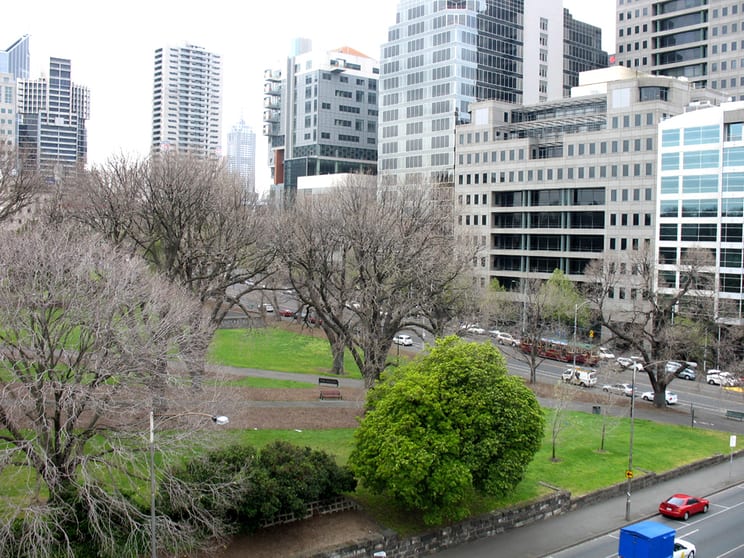 Click to view all images 506/7 Jeffcott Street Melbourne VIC 3000 - Image 3