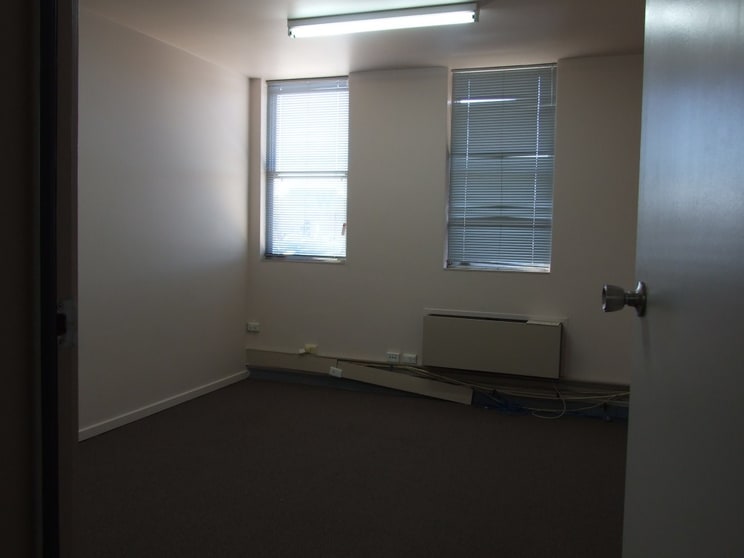 Click to view all images Room 6/15-21 Ford Street Wangaratta VIC 3677 - Image 3