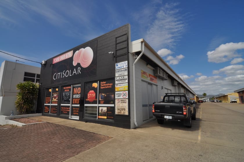 Unit 1, 62 Keane Street Currajong QLD 4812 - Image 1
