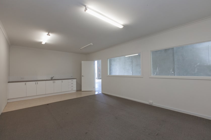 Click to view all images 4 Helm Court Epping VIC 3076 - Image 3