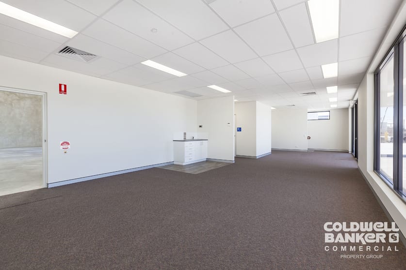 Click to view all images Yatala QLD 4207 - Image 3