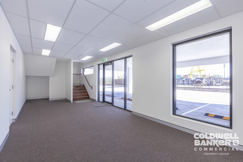 Click to view all images Yatala QLD 4207 - Image 2