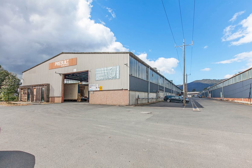 Click to view all images 2/217 - 219 Colchester Road Kilsyth VIC 3137 - Image 2
