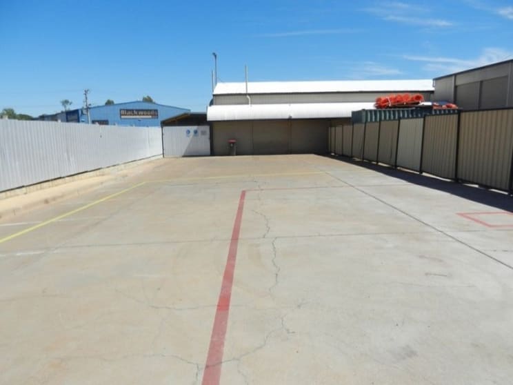 3-5 Commercial Road Mount Isa QLD 4825 - Image 1