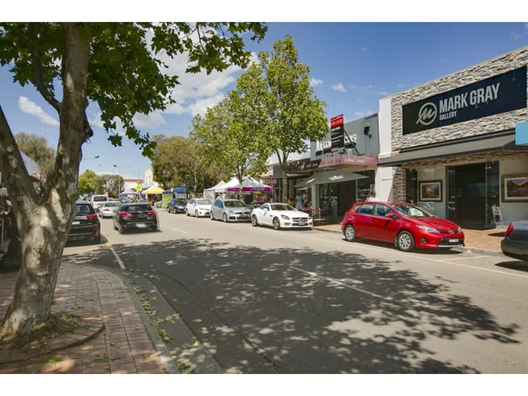 Click to view all images 67 Main Street Mornington VIC 3931 - Image 3