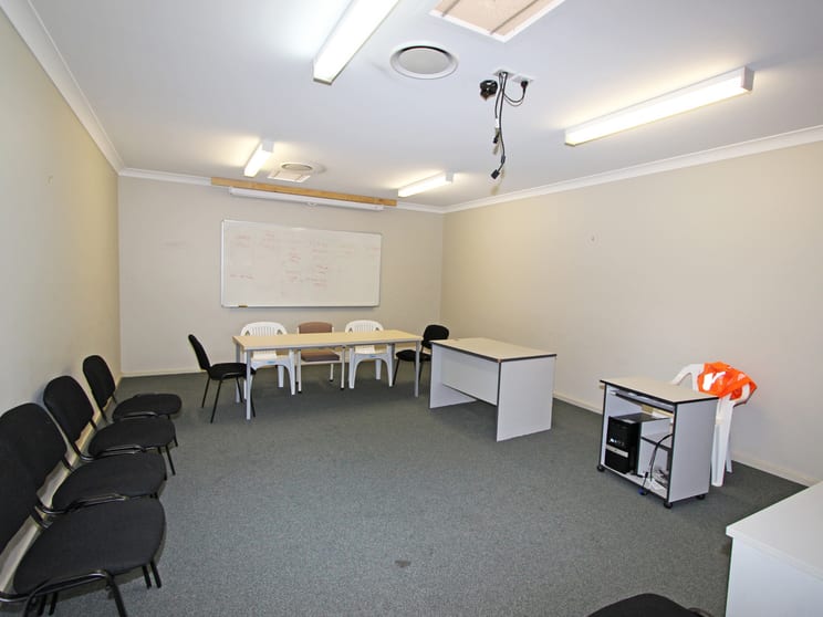 Click to view all images 1 Edgeworth Street Cessnock NSW 2325 - Image 3