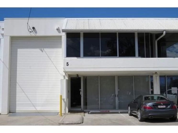 Click to view all images 5 Ross Street Newstead QLD 4006 - Image 2