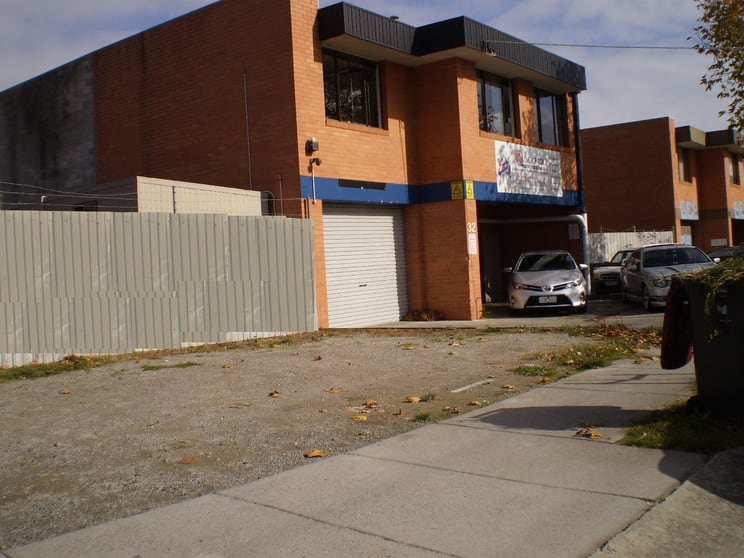 Click to view all images 34 Burlington Street Oakleigh VIC 3166 - Image 2